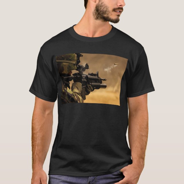 T-shirts Encaixotamento de Shell ateado fogo de um rifle (Frente)