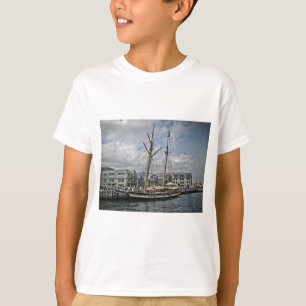 T-shirts Envio alto em Halifax