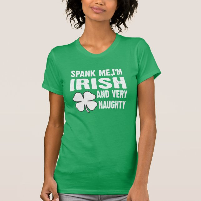 T-SHIRTS ESPALHE-ME, SOU IRLANDÊS E MUITO NAUDIOSO. (Frente)