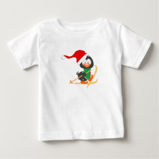 T-shirts Esqui do pinguim do Natal