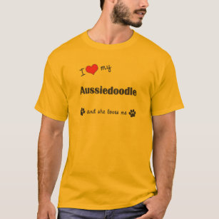 T-shirts Eu amo meu Aussiedoodle (o cão fêmea)