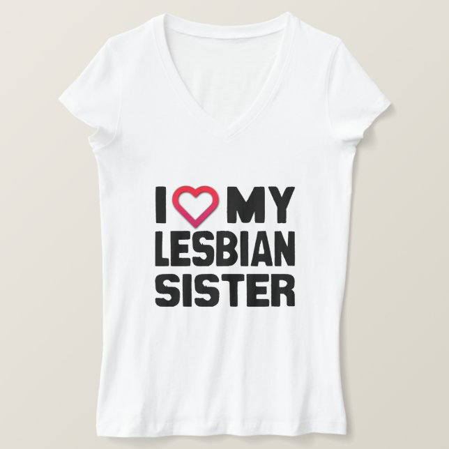 T-shirts EU AMO MINHA IRMÃ LESBIANA -.png (Frente do Design)