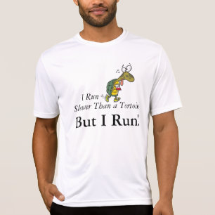 T-shirts Eu funciono mais lento do que uma tartaruga, mas