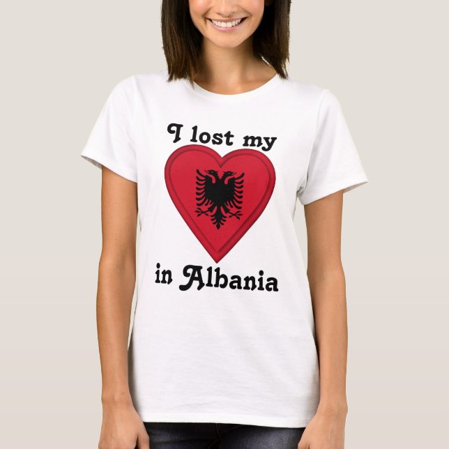 T-shirts Eu perdi meu coração em Albânia (Frente)