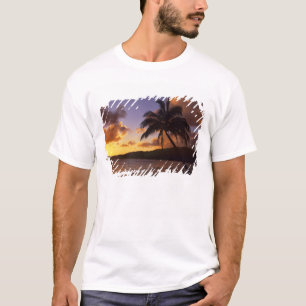 T-shirts EUA, Havaí, Kauai, Nascer do sol colorido em um 2