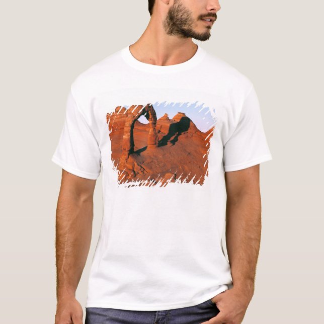 T-shirts EUA, Utah, Arches NP. O Delicate Arch é um dos (Frente)