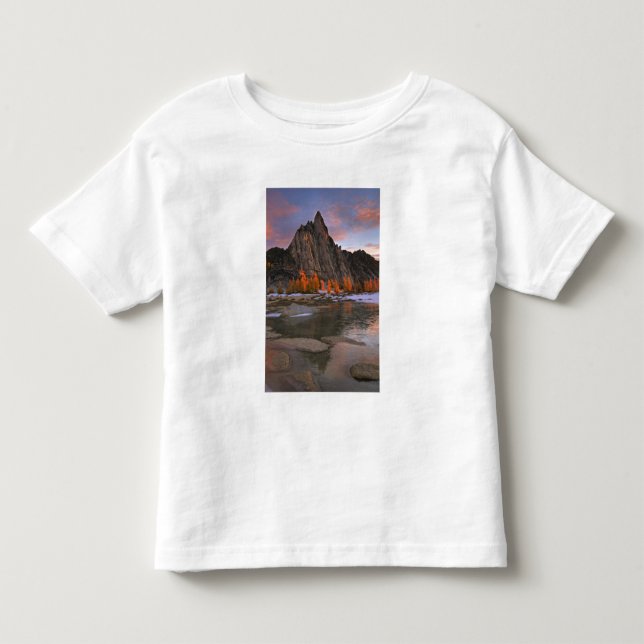 T-shirts EUA, Washington, Montanhas Cascade.  Pico Prusik (Frente)
