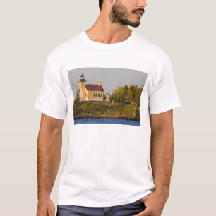 T-shirts Farol no Lago Superior perto de Copper Harbor