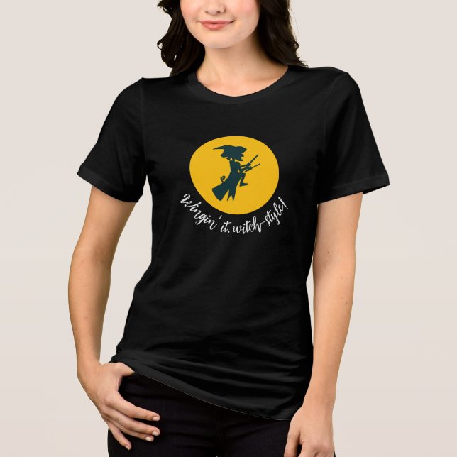 T-shirts femininas "Wingin", estilo bruxa (Frente)