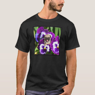 T-shirts Filhote de cachorro do Pug nos pansies