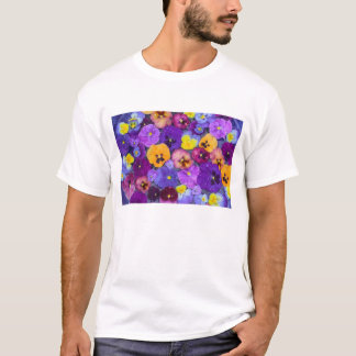 T-shirts Flores de amor-perfeito flutuando em banho de páss