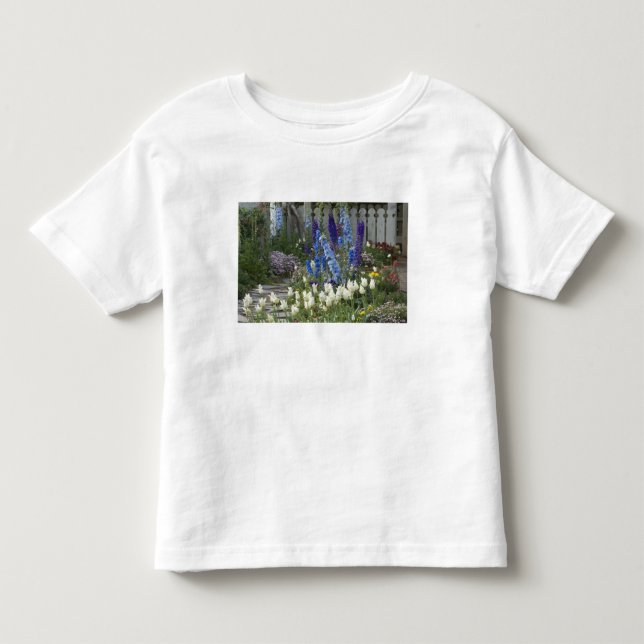 T-shirts Flores de primavera ao longo de um caminho de jard (Frente)