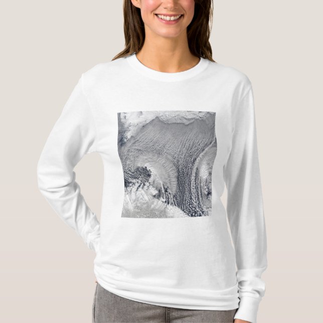 T-shirts Formações de nuvens invulgares sobre o Mar de Bare (Frente)