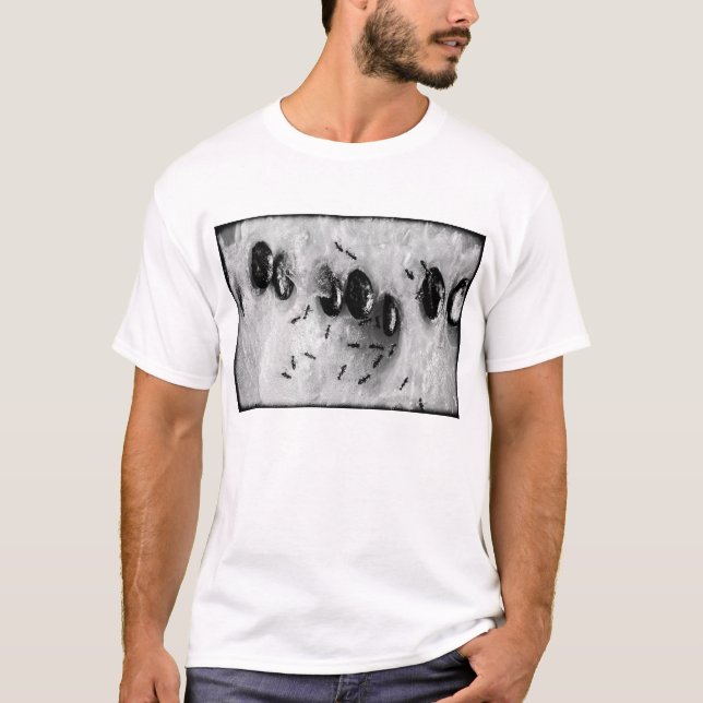 T-shirts formigas surfando (Frente)