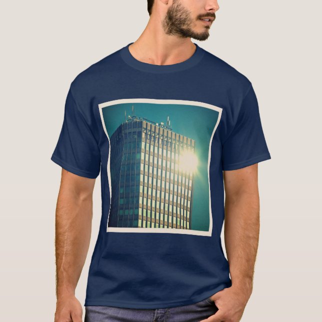 T-shirts Foto ao quadrado - Sol num edifício (Frente)