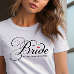 T-shirts Futuro Casamento Personalizado de Script Preto da<br><div class="desc">A camisa de noiva bonita e elegante pode ser personalizada com o seu nome "Sra. Futura".</div>