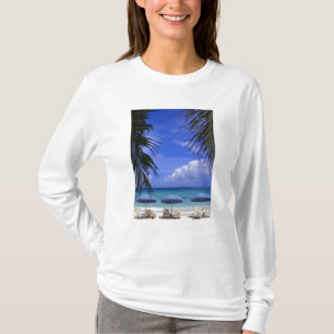 T-shirts guarda-chuvas na praia, St. Maarten, Caribe