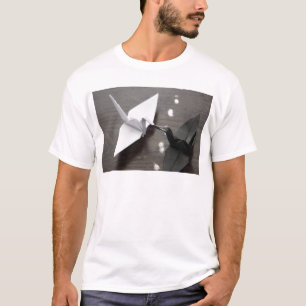 T-shirts guindastes românticos do origami