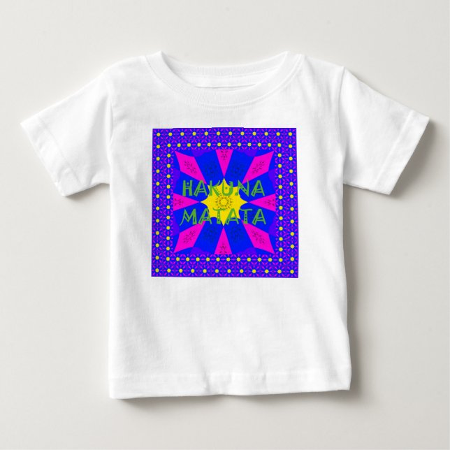 T-shirts Hakuna Matata Belos Design de Cores Incríveis (Frente)