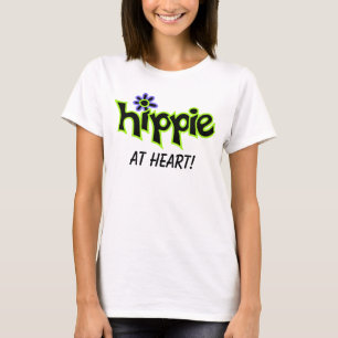 T-shirts Hippie no Coração Colorida Palavra Preta