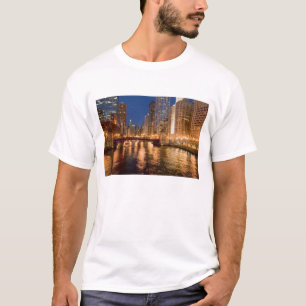 T-shirts Horizonte de Chicago, Illinois, e Rio Chicago às 2
