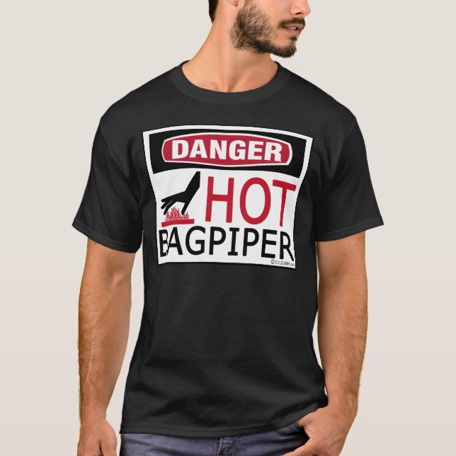 T-shirts Hot Bagpiper (Frente)