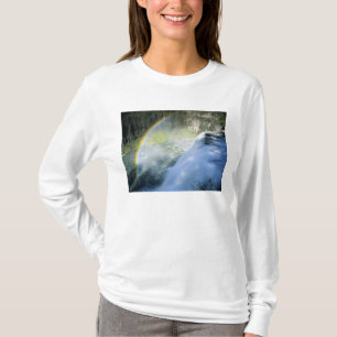 T-shirts Idaho. EUA. Arco-íris na névoa acima de Upper Mesa
