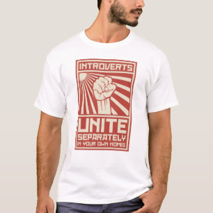 T-shirts Introverts unem-se separada em suas próprias casa