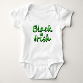 T-shirts Irlandês preto na pia batismal verde ventoso