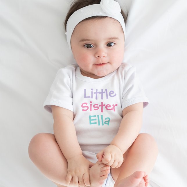 T-shirts Irmãzinha Letra Colorida Personalizada (Criador carregado)