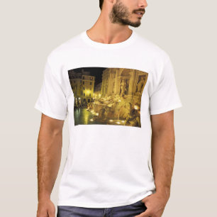 T-shirts Itália, Roma. Fonte de Trevi à noite.