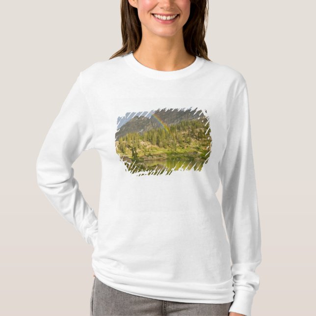 T-shirts Lago Cecret com arco-íris sobre o Castelo do Diabo (Frente)