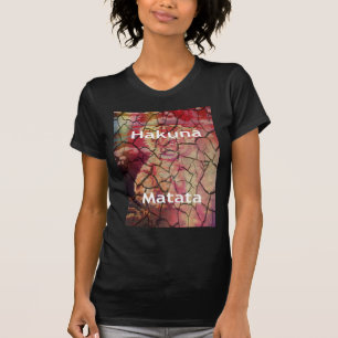 T-shirts Leão Elegante Terra: Hakuna Matata Texturizada Des