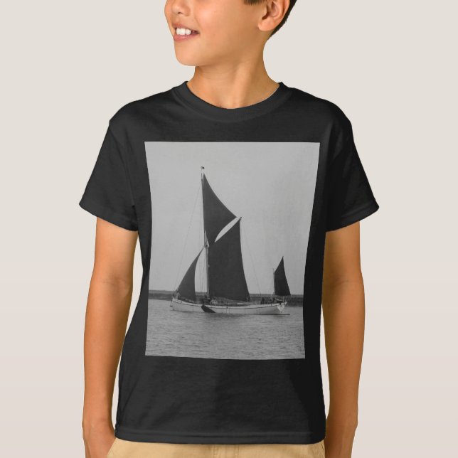 T-shirts Lembrete de Barcaça de Vela (Frente)
