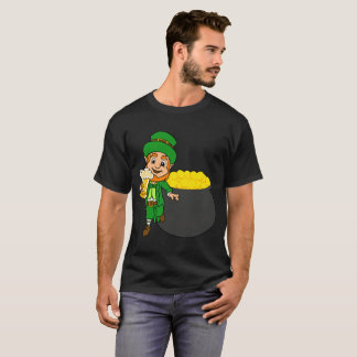 T-shirts Leprechaun Com Cerveja E Pote De Chá Dourada