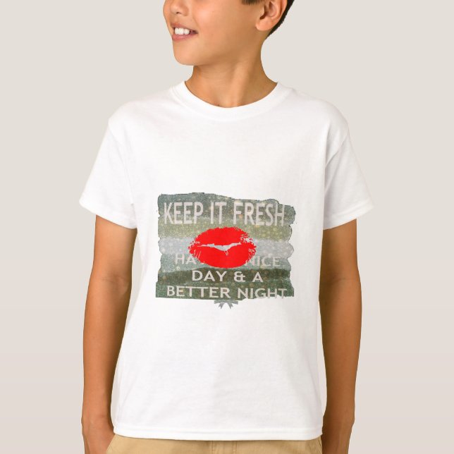 T-shirts Lindo e perfeito salvar a data (Frente)