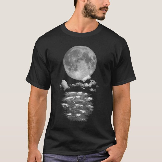 T-shirts Lua cheia sobre o oceano (Frente)