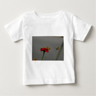T-shirts Mães e Zinnia Vermelha