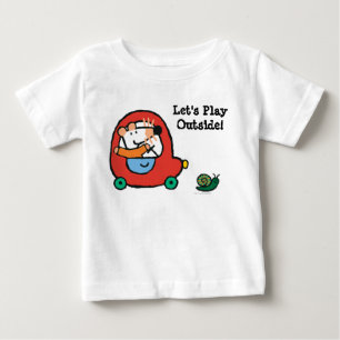 T-shirts Maisy conduz um carro vermelho bonito