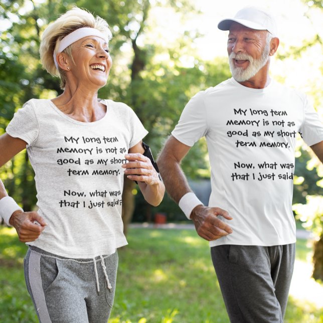 T-shirts Memória Engraçada Lapso Cérebro Esmaecer Unisex T- (Funny Memory Lapse Brain Fade Unisex T-shirt Elderly couple)