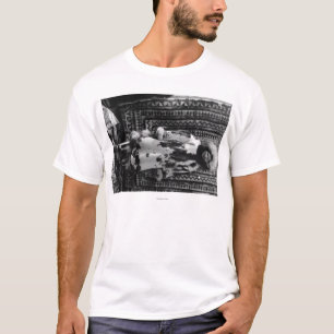 T-shirts Menina Eskimo que veste a roupa Alaska da pele