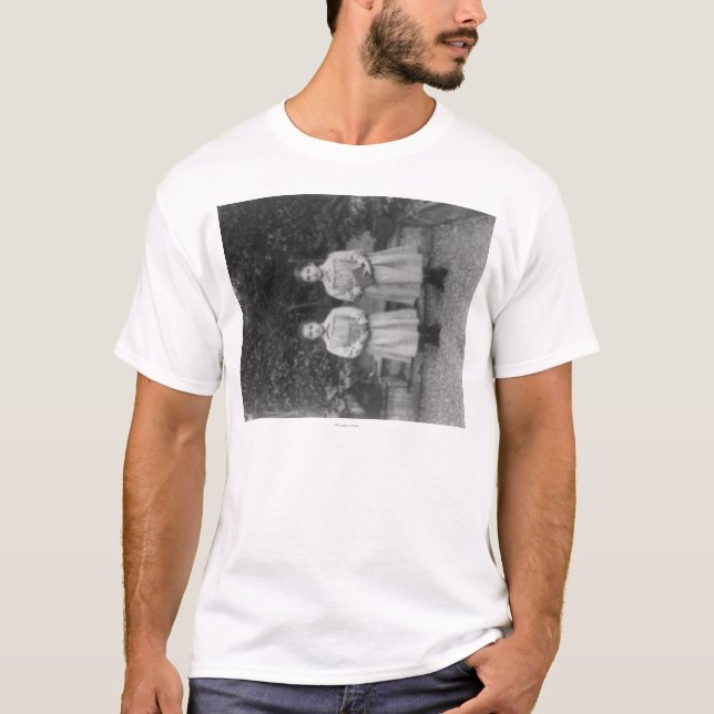 T-shirts Meninas na escola privada em Istambul Turquia (Frente)