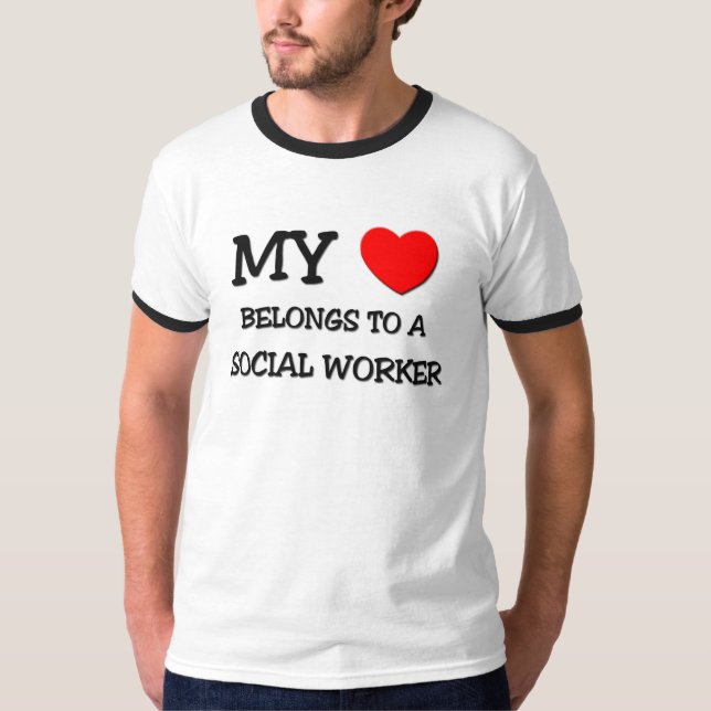 T-shirts Meu coração pertence a um ASSISTENTE SOCIAL (Frente)