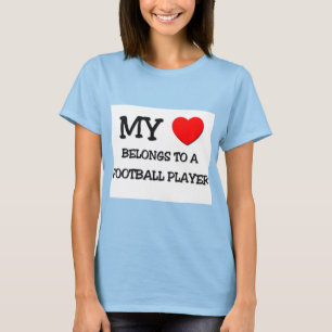 T-shirts Meu coração pertence a um JOGADOR de FUTEBOL