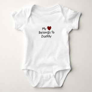 T-shirts Meu Coração Pertence ao Fato de Porte do Pai