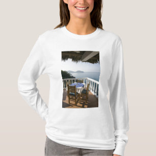 T-shirts México, Guerrero, Zihuatanejo. Mesa de café sobre