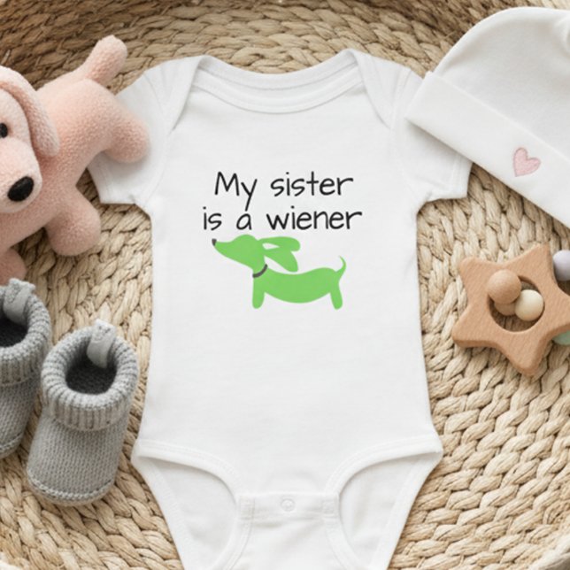 T-shirts Minha Irmã é uma Esfregona (Cachorro) (My sister is a wiener dog outfit - gender neutral baby shower gift for a dachshund lover)