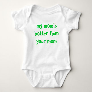 T-shirts minha mãe mais quente do que sua mamã