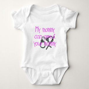 T-shirts Minhas mamães podem prender suas mamães