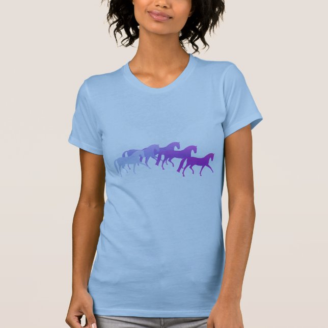 T-shirts Muitos cavalos (roxos) (Frente)